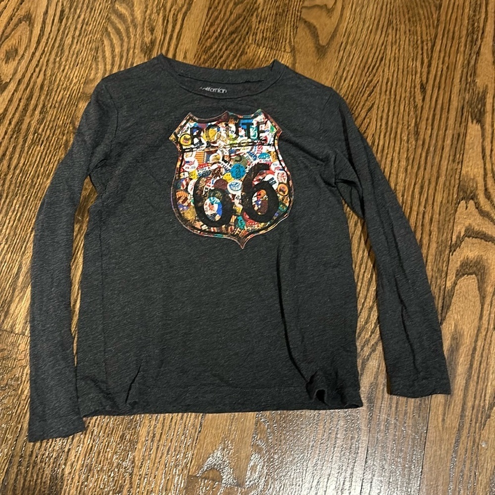 California vintage dark gray boys long sleeve tee shirt.  Size 2.